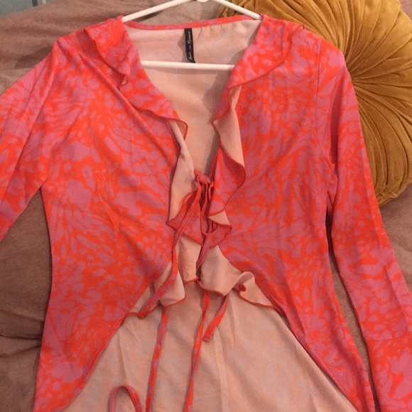 Groovy 70’s Pink & Orange Print Blouse Flared Sleeves Front Tie - Picture 2 of 3